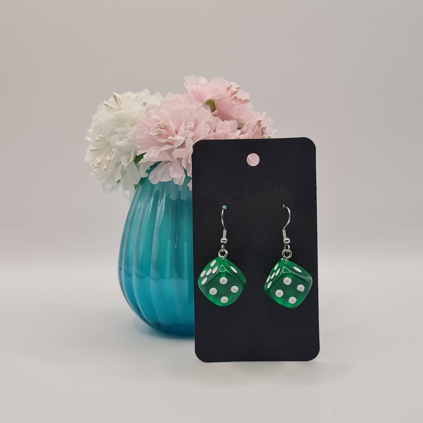 Dice green