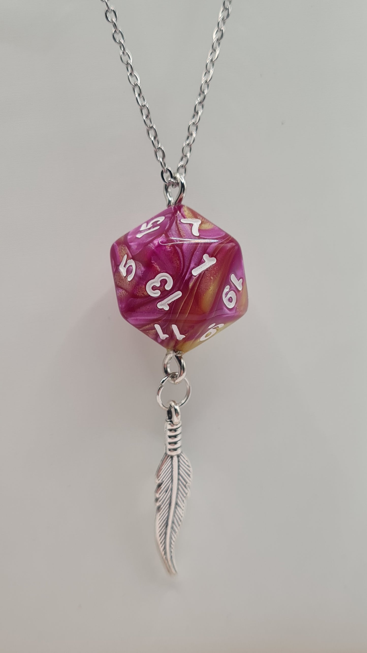 Necklace D20 pink/yellow feather