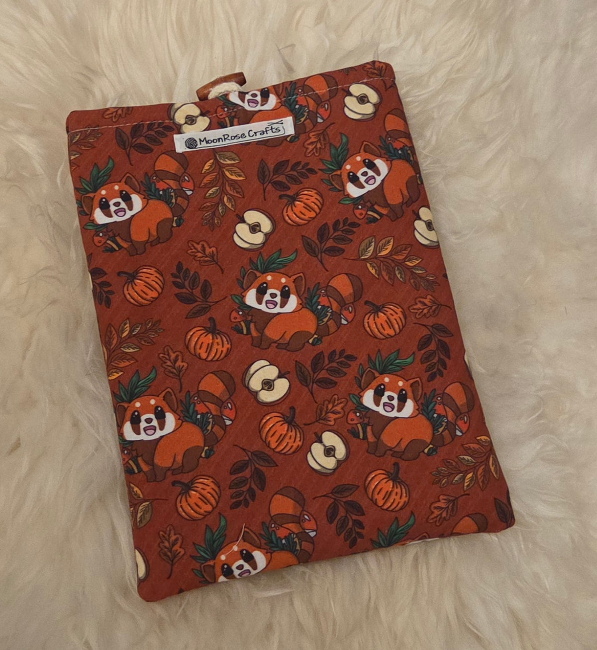 Sleeve fall red panda