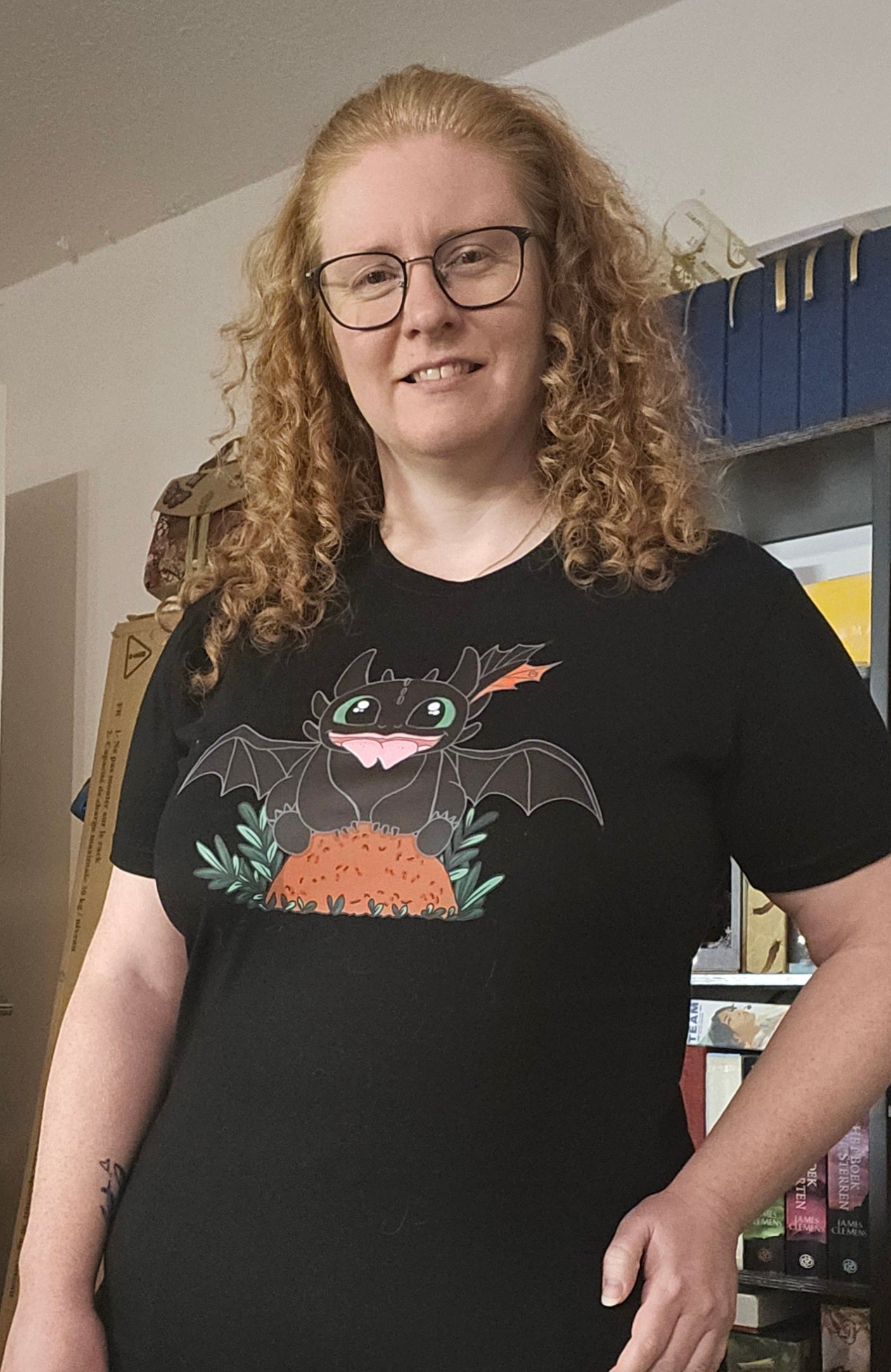 T-shirt toothless