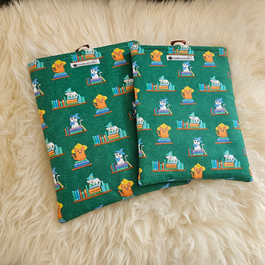 Sleeve Cats bookshelf