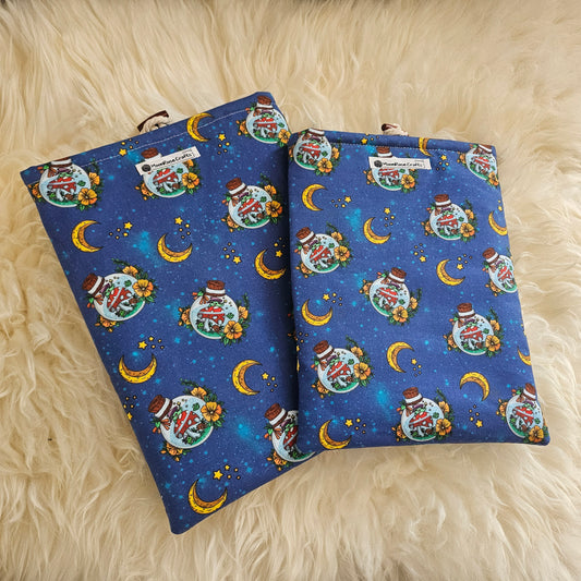 Sleeve bottle frogs moon