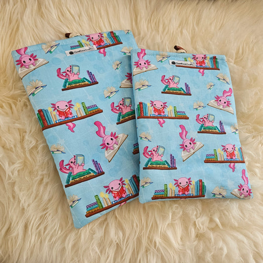 Sleeve Axolotl bookshelf