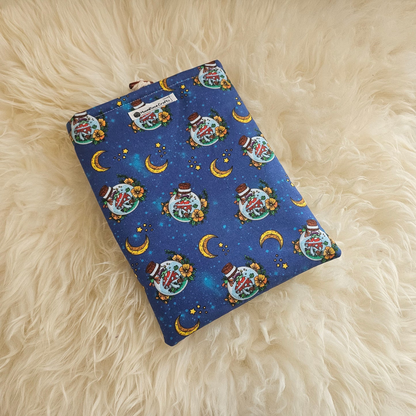 Sleeve bottle frogs moon