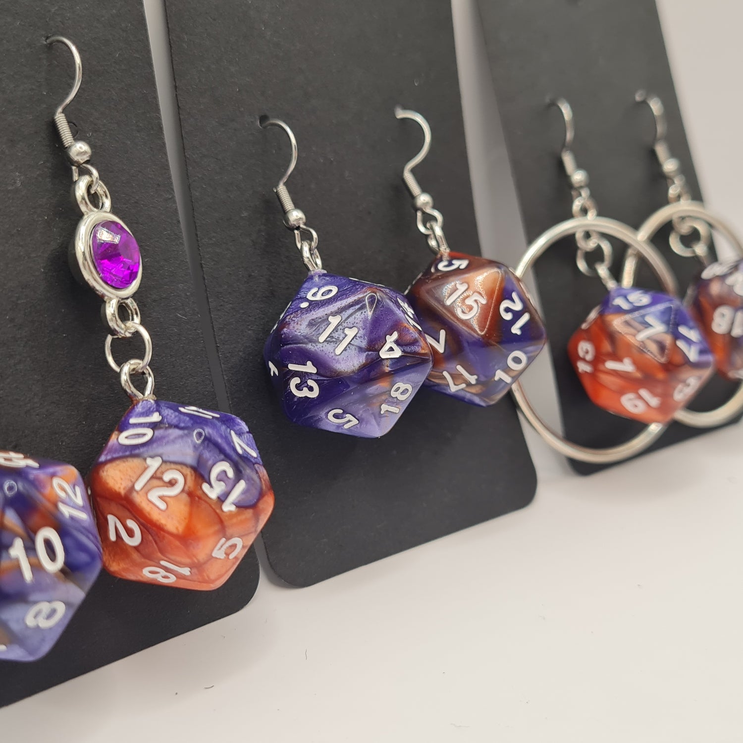 D20 brown/purple