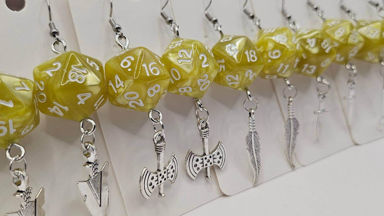 D20 Bright Yellow