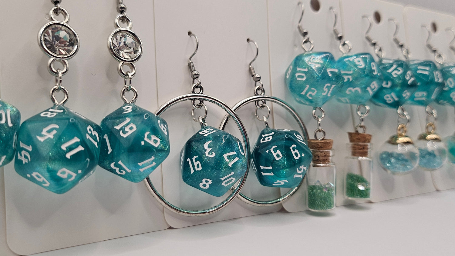 D20 Glitter Turquoise