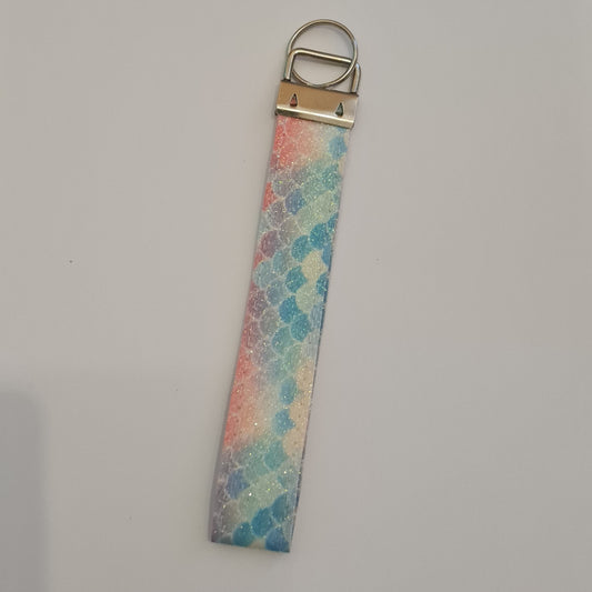 Wristlet scales pastel