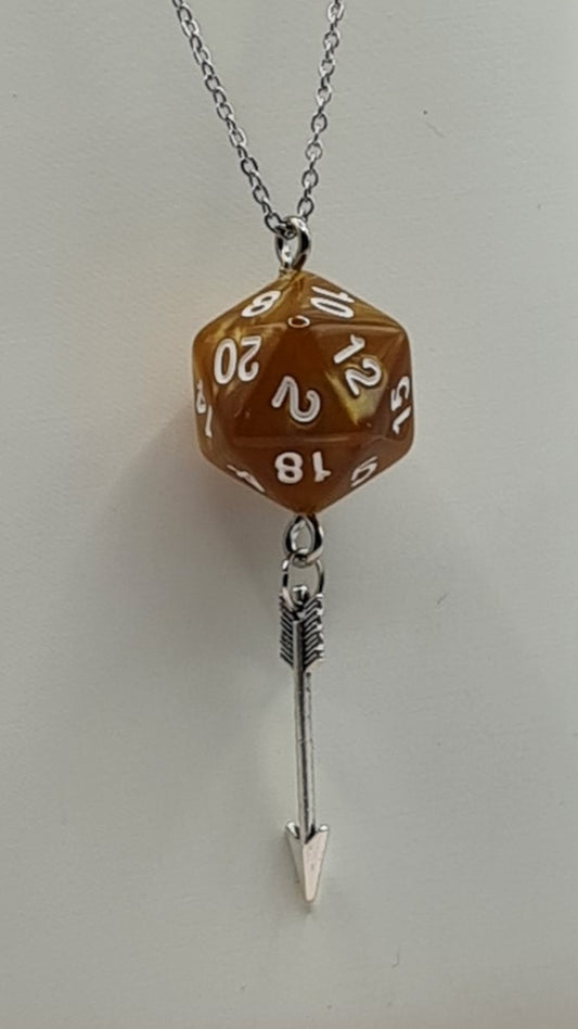 Necklace D20 yellow arrow