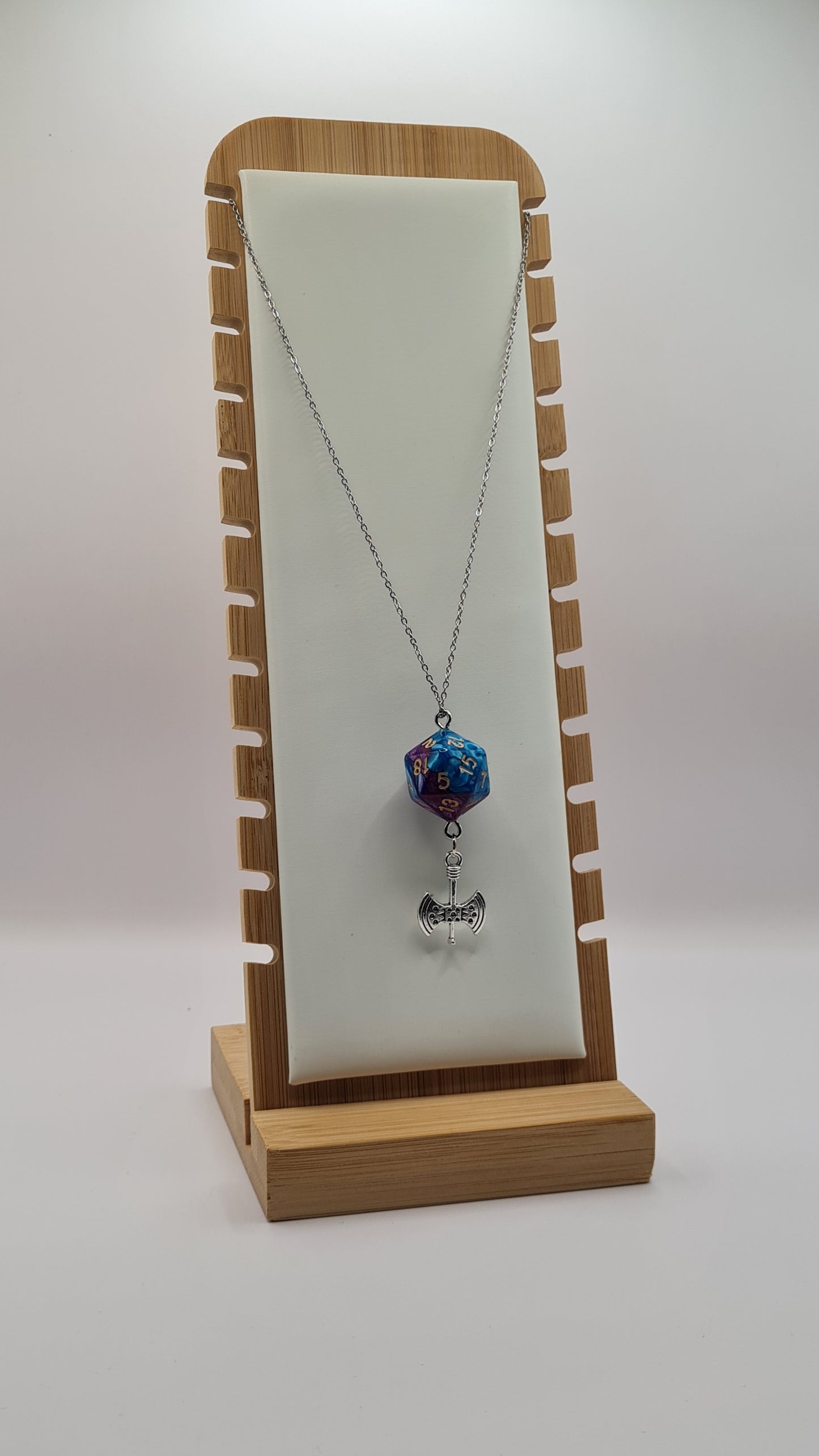 Necklace D20 blue/obergine axe