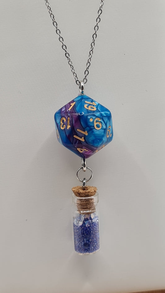 Necklace D20 blue/obergine potion