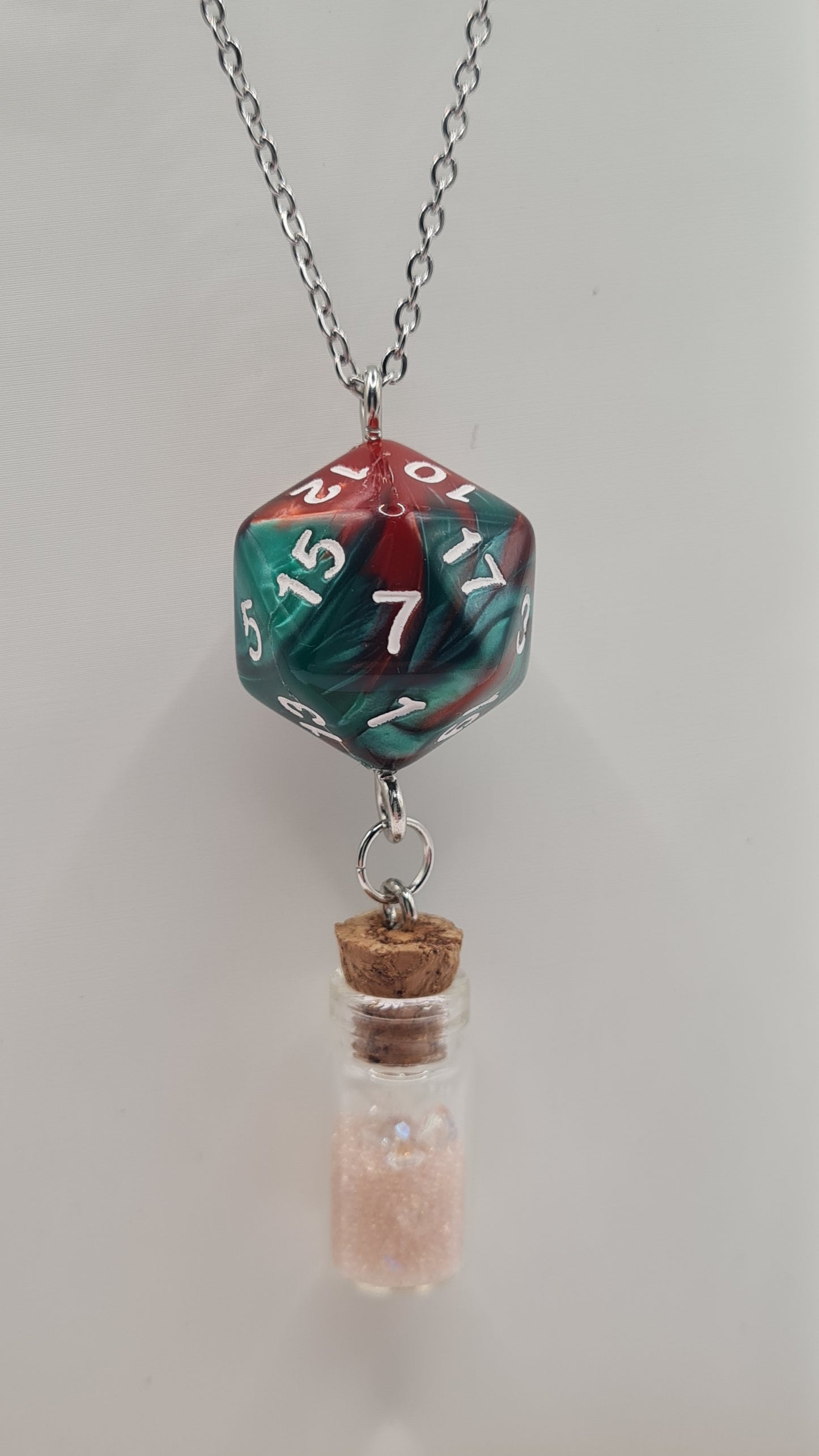 Necklace D20 brown/green potion