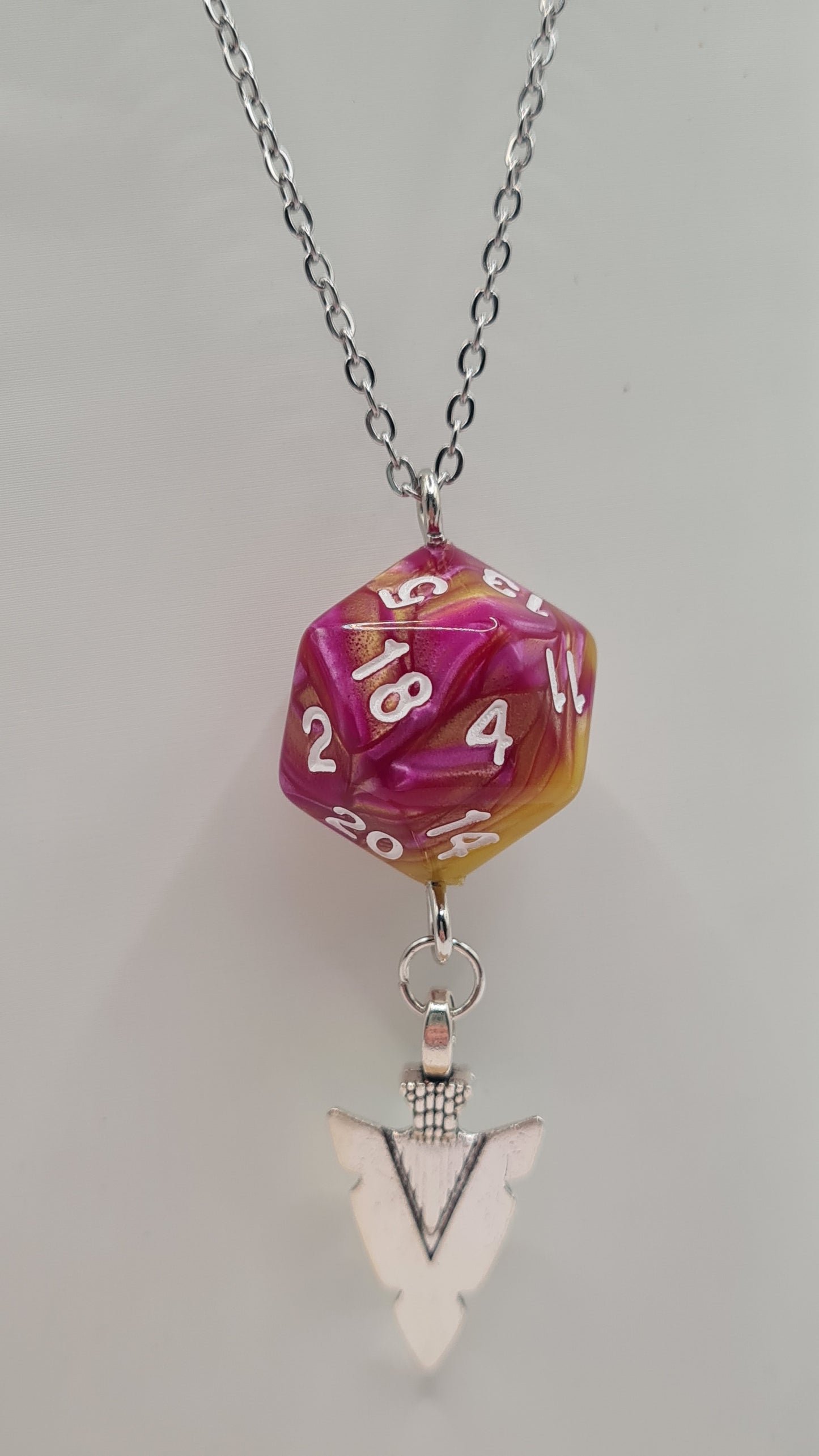 Necklace D20 pink/yellow spear point