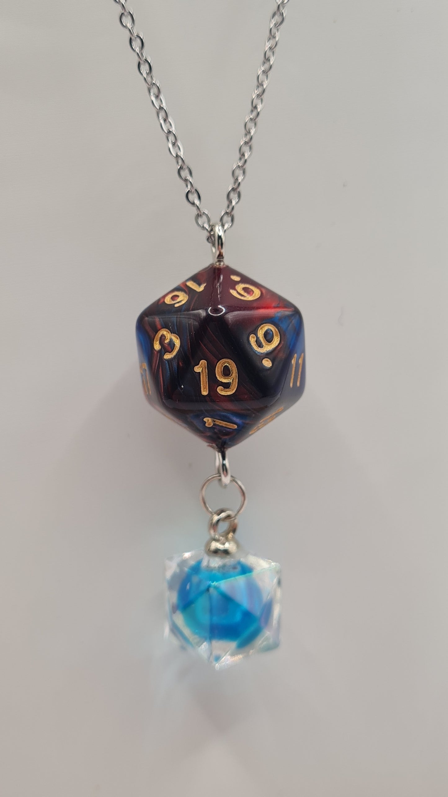 Necklace D20 blue/red dome