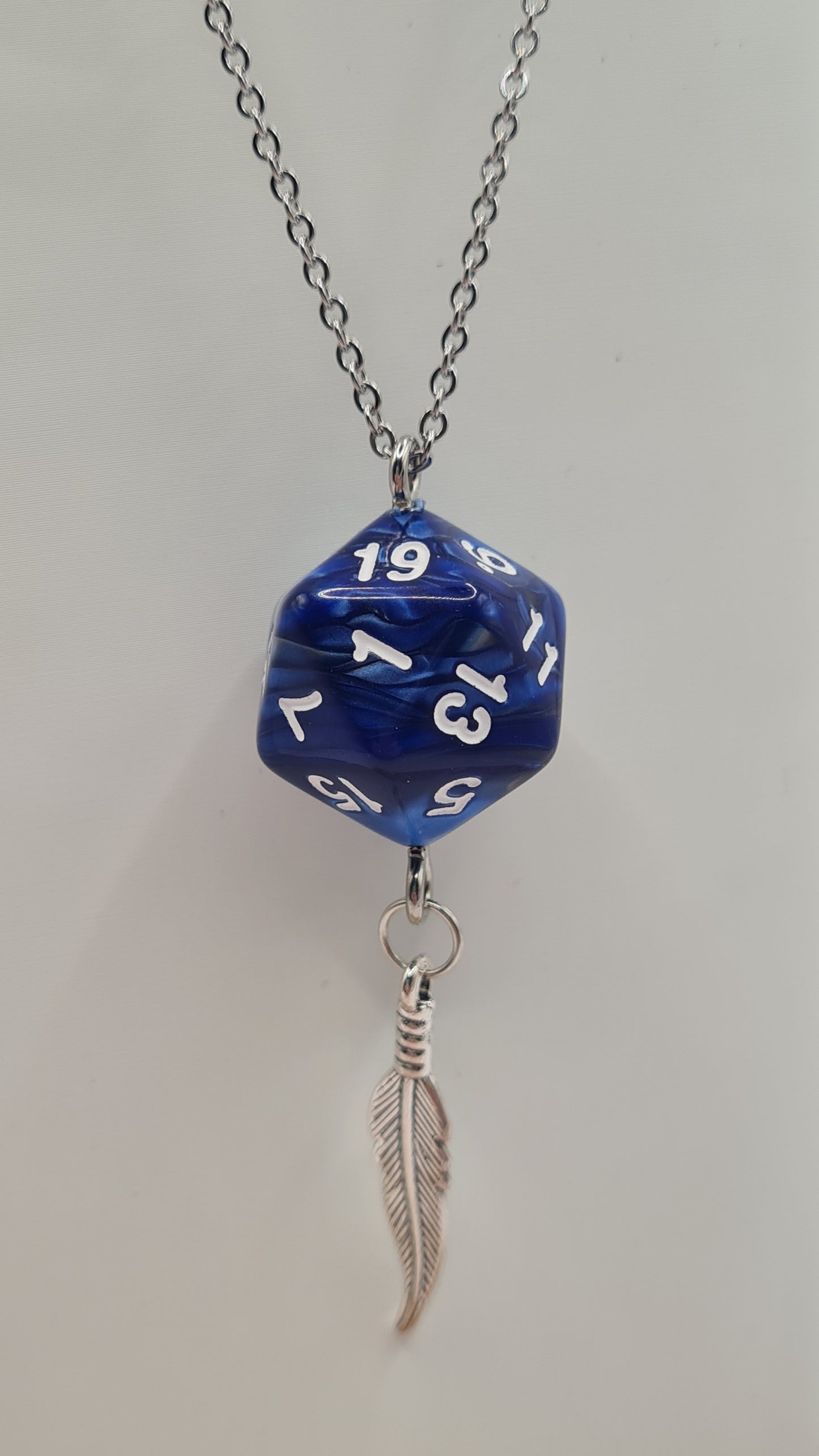 Necklace D20 blue/grey feather