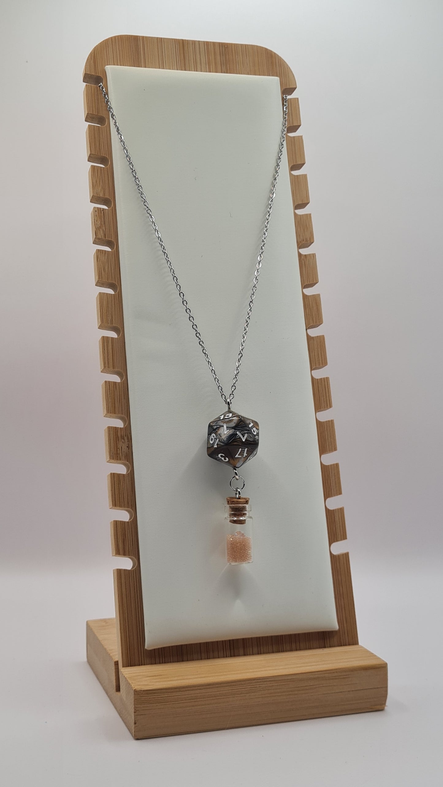 Necklace D20 brown/grey potion