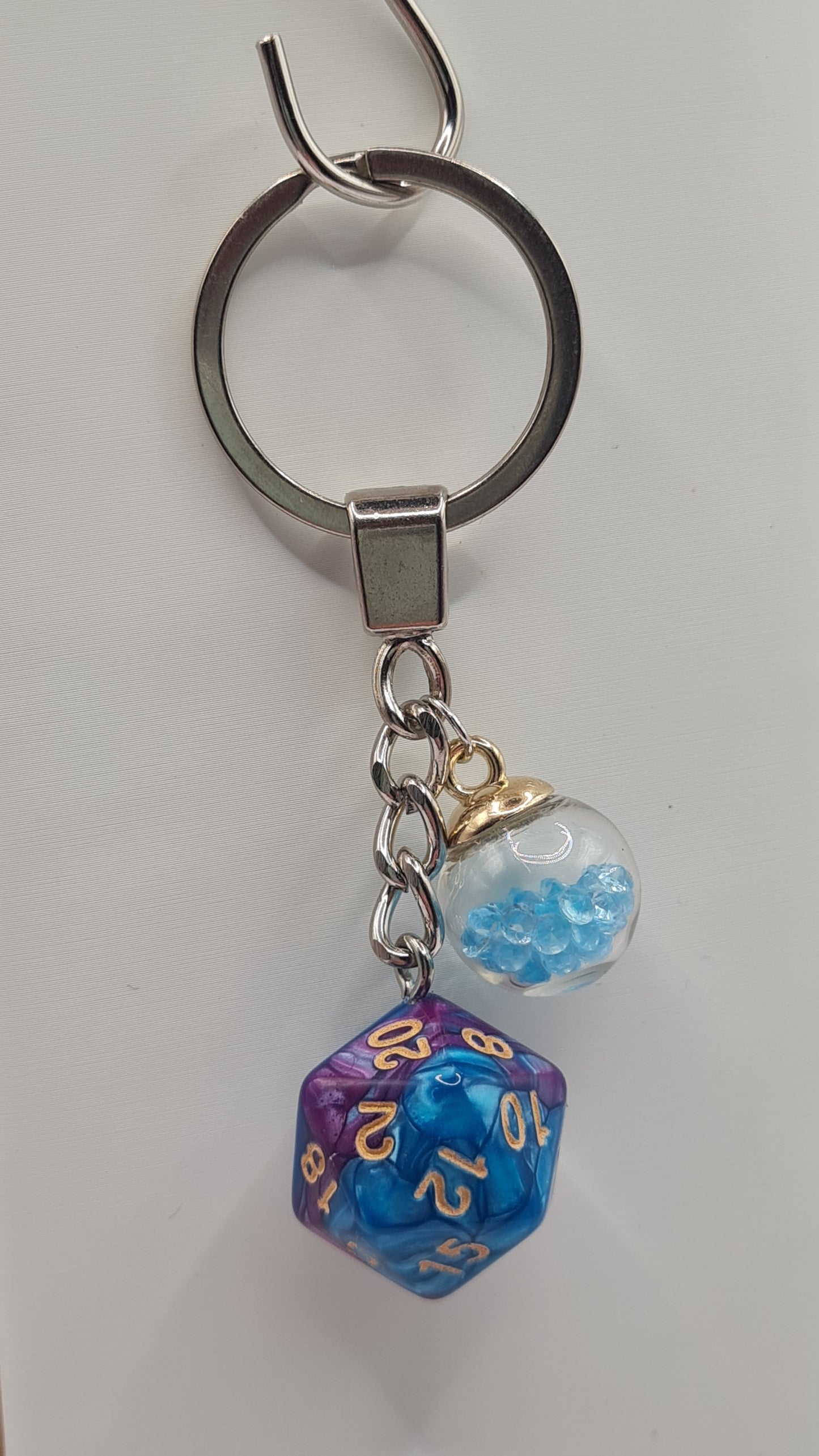 Keychain obergine/blue sphere