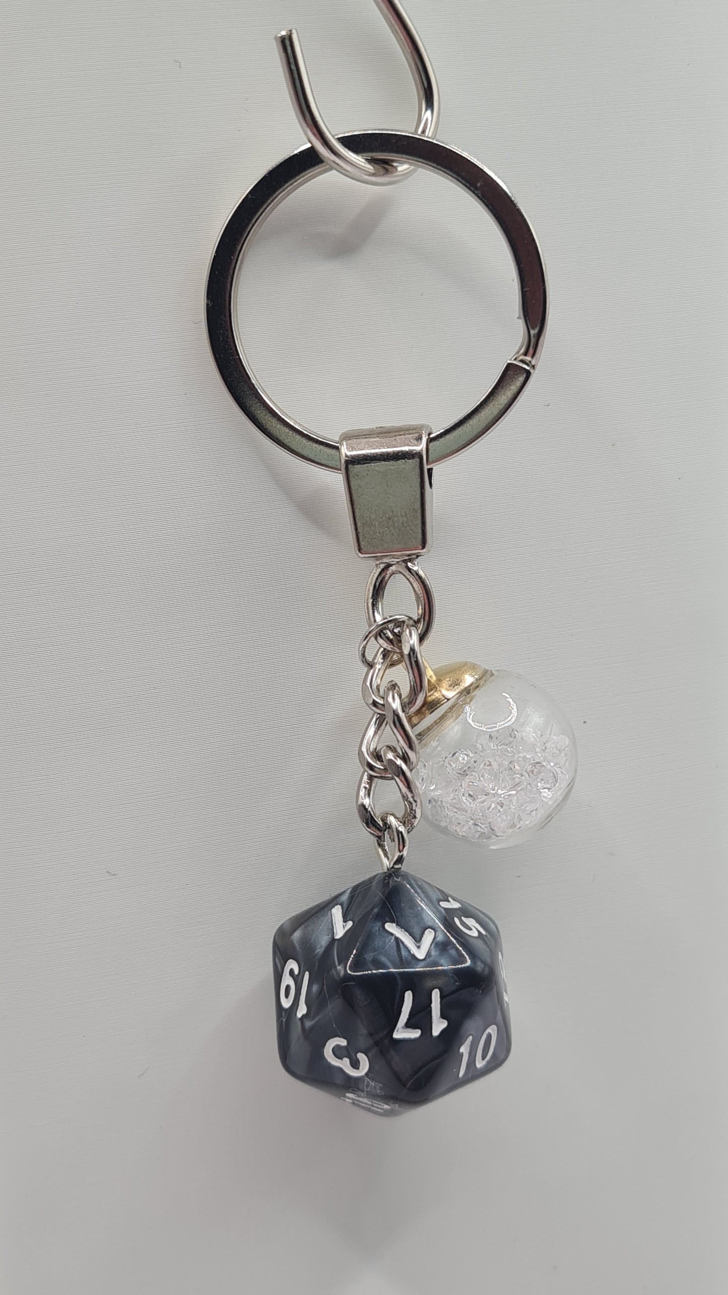 Keychain black sphere white