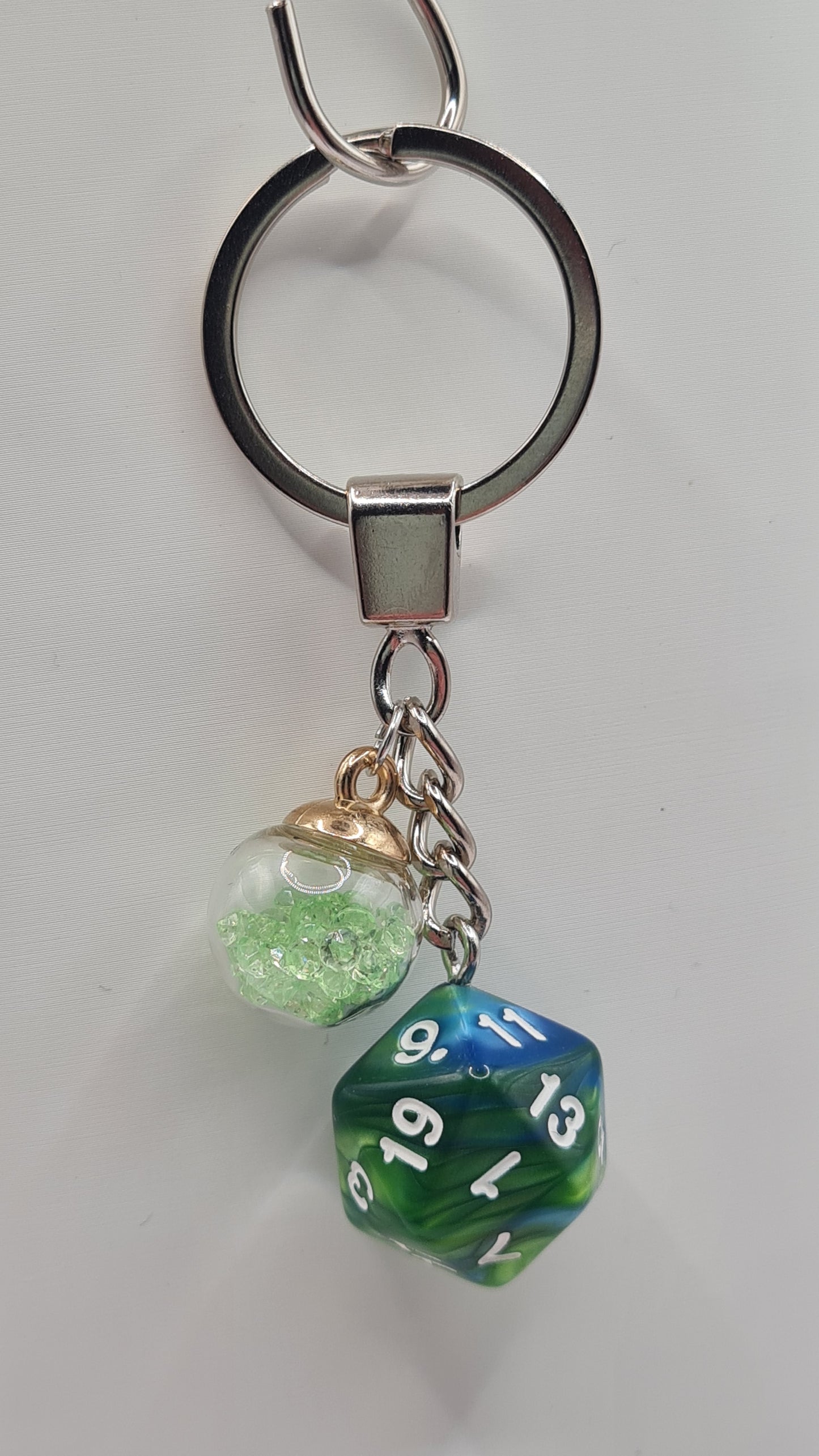 Keychain blue/green sphere white