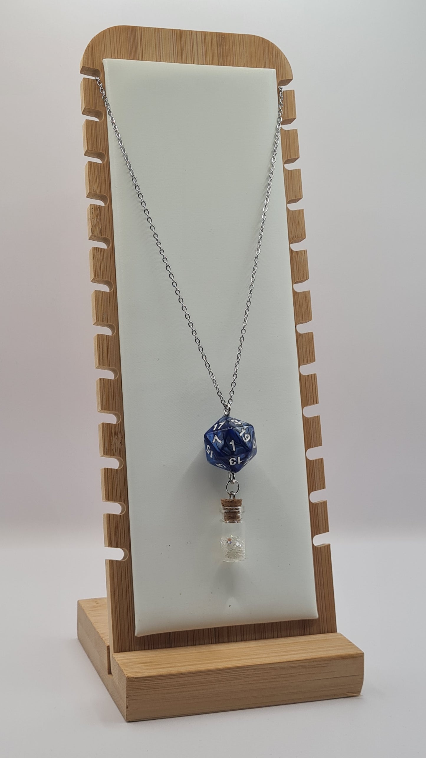 Necklace D20 blue/grey potion white