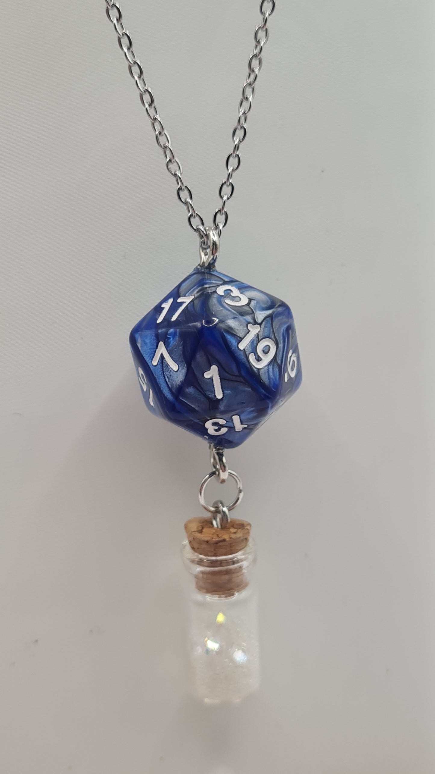 Necklace D20 blue/grey potion white