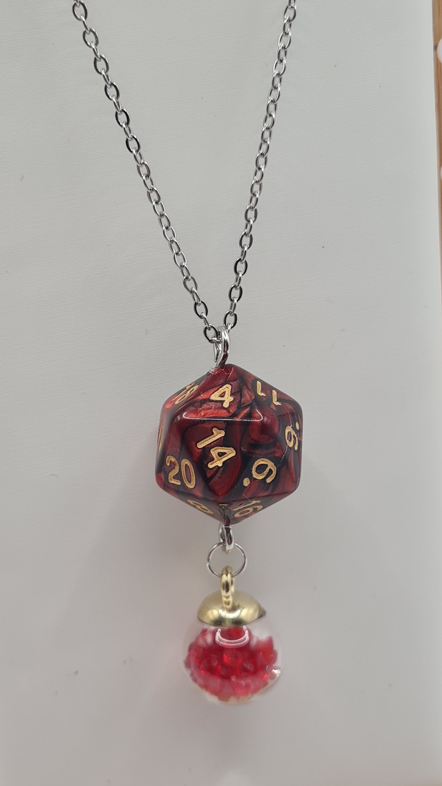 Necklace D20 red/black sphere