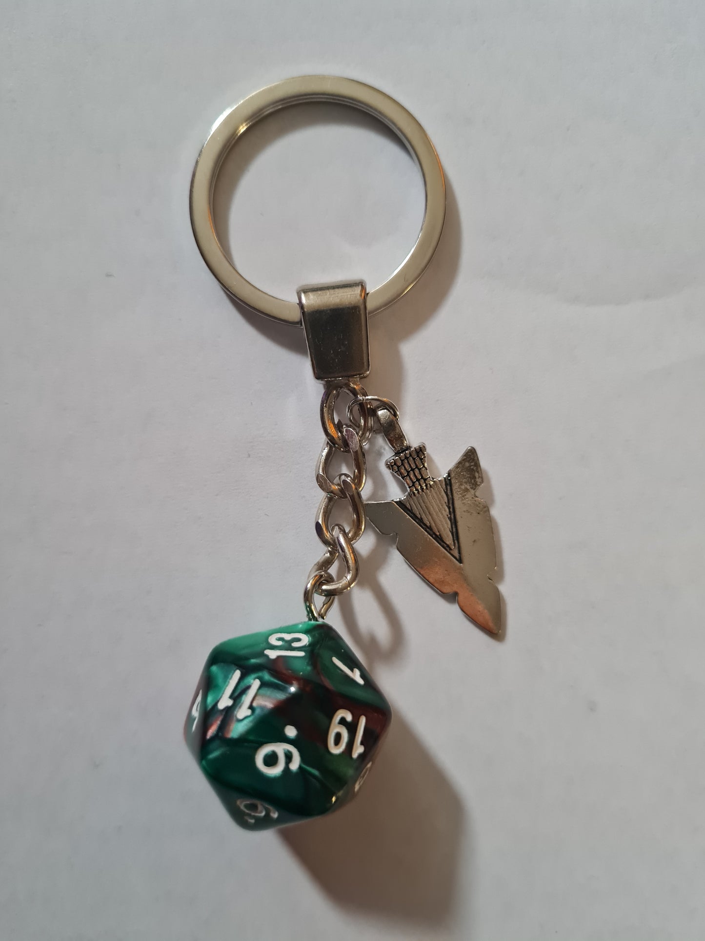 Keychain brown/green spear point