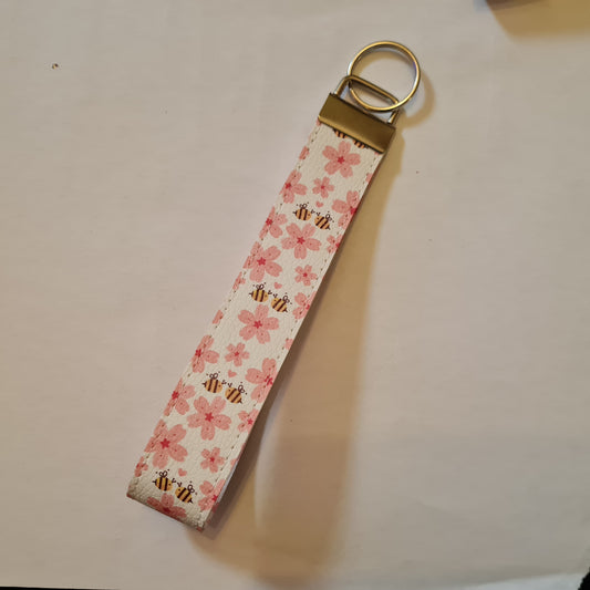 Wristlet bee blossom