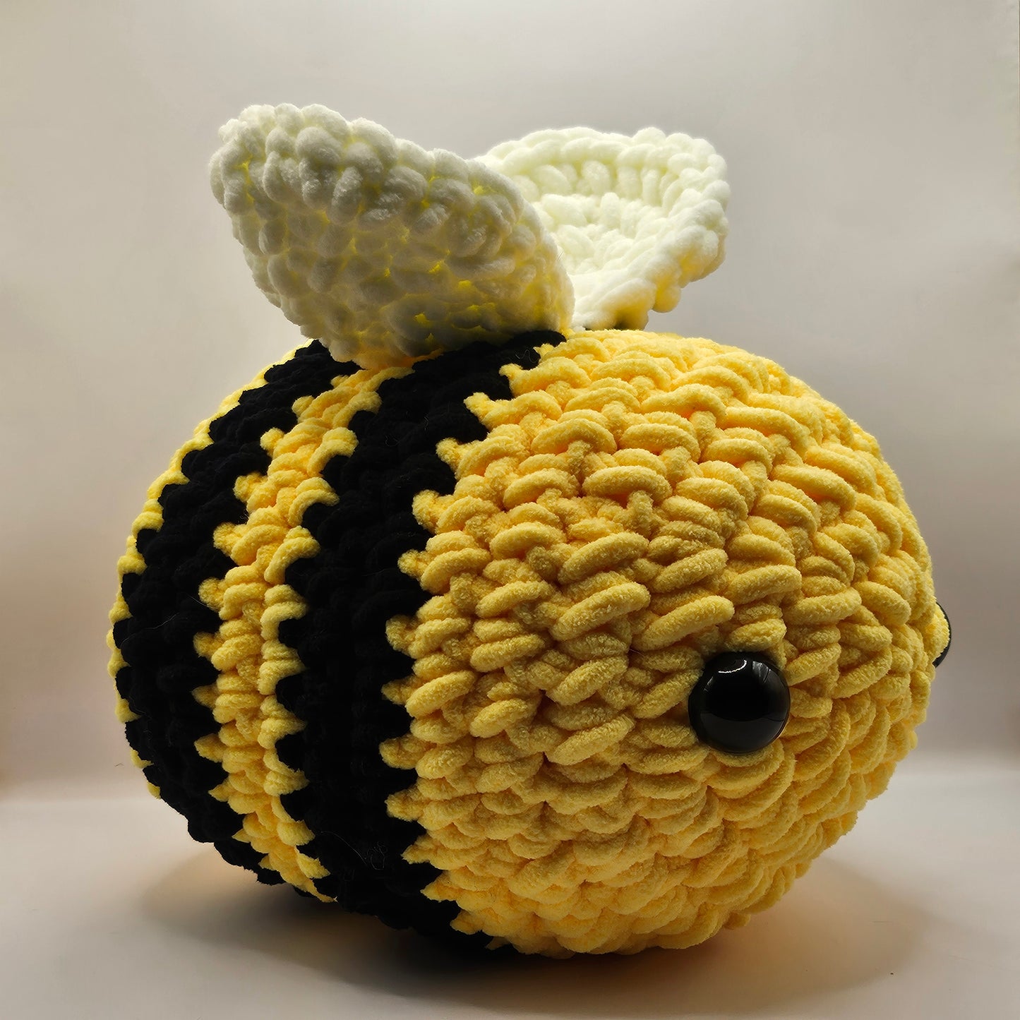 Crochet Bee XXL yellow