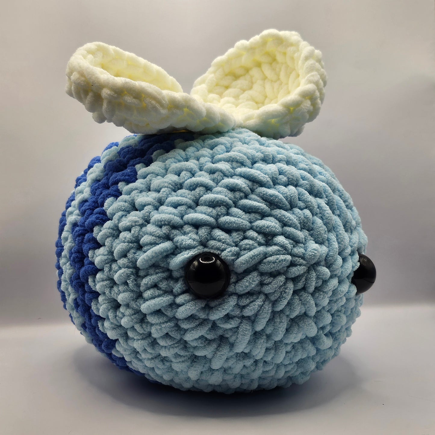 Crochet Bee XXL blue