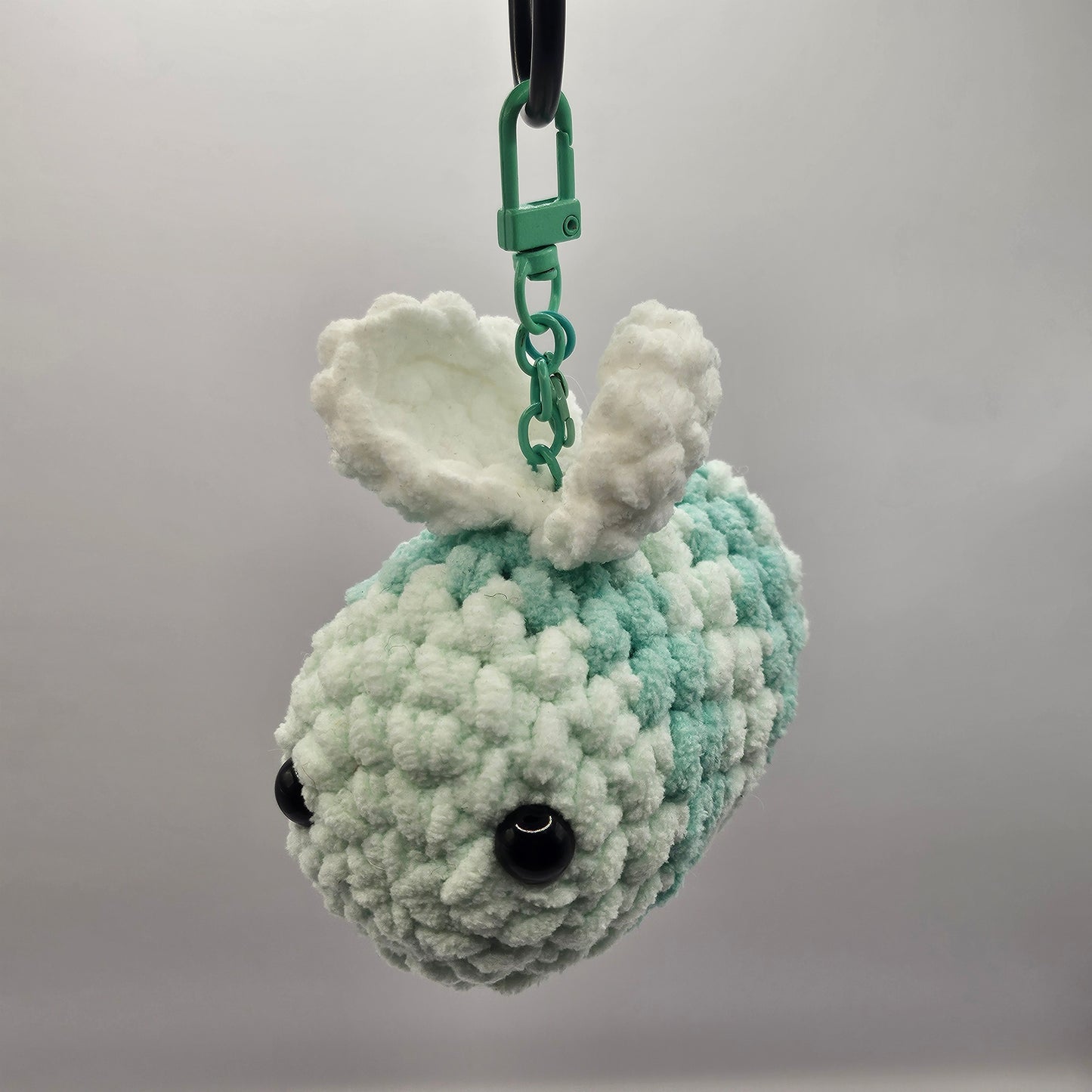 Crochet keychain bee mint