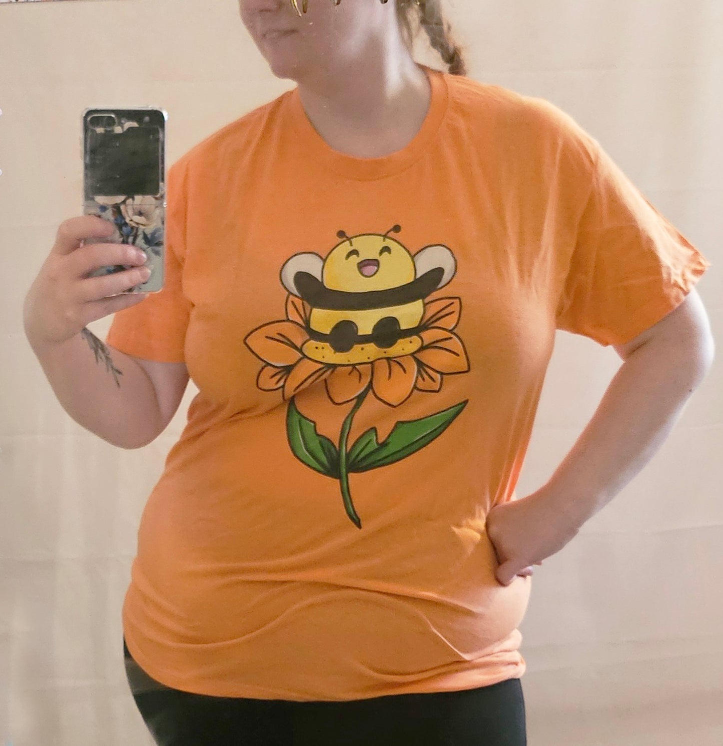 T-shirt Bee on flower