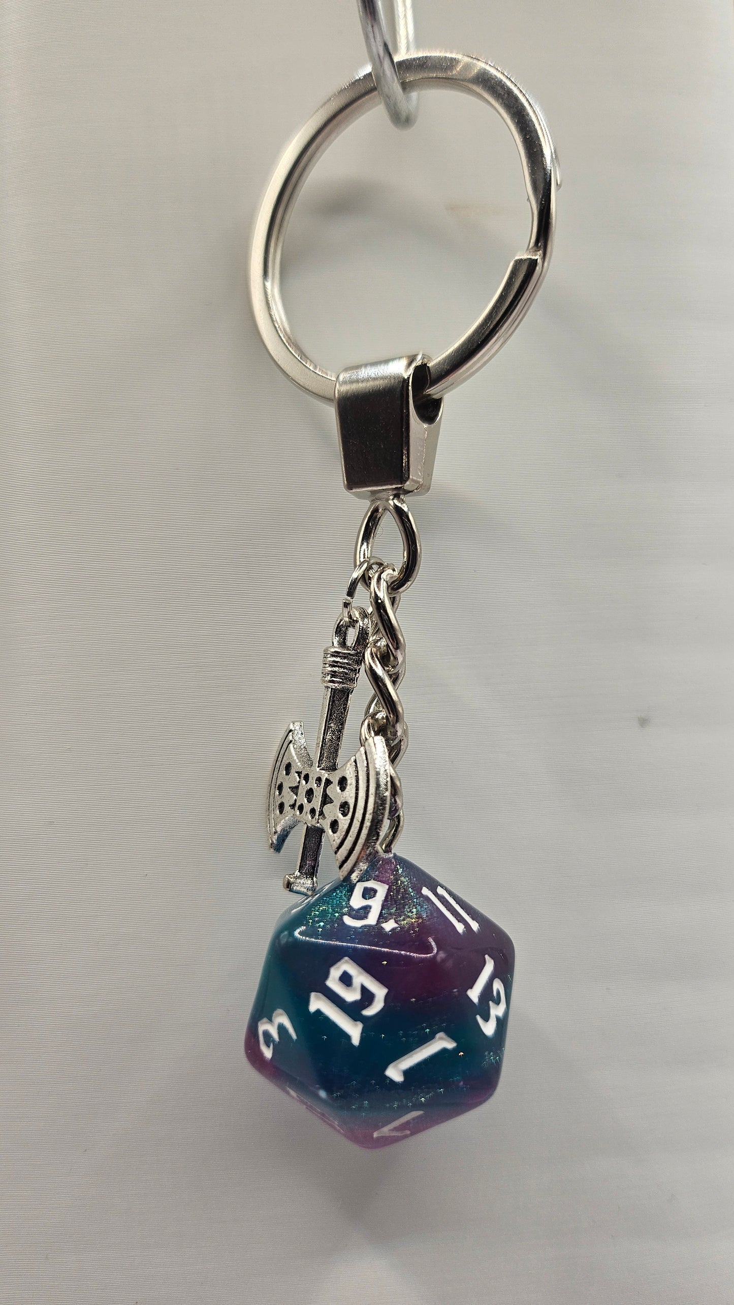 Keychain Glitter Blue/purple Axe