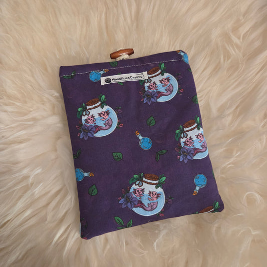 Sleeve Axolotl bottle E-Reader