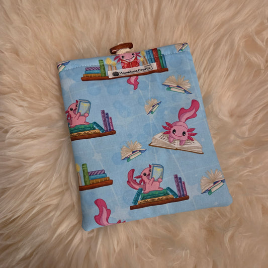 Sleeve Axolotl bookshelf E-Reader