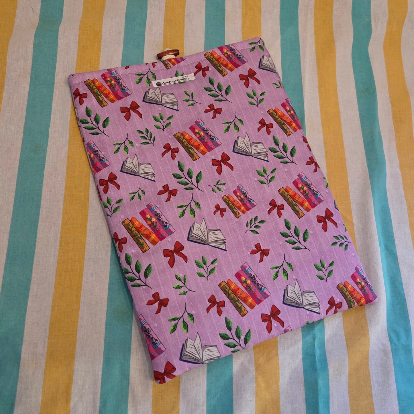 Laptop sleeve Pink books