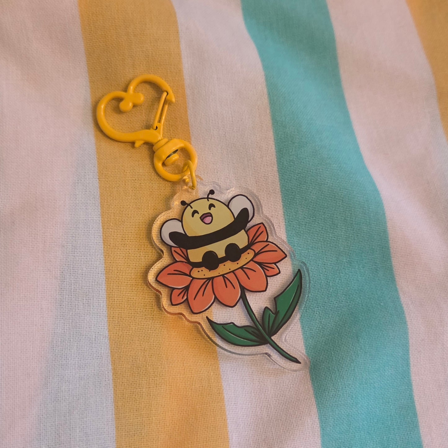 Acrylic keychain bee flower