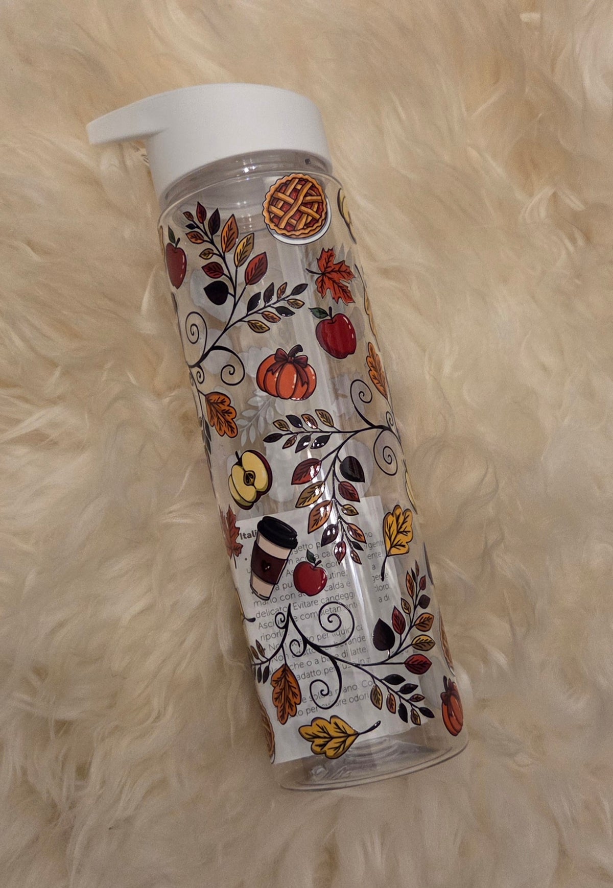 Waterbottle fall apple