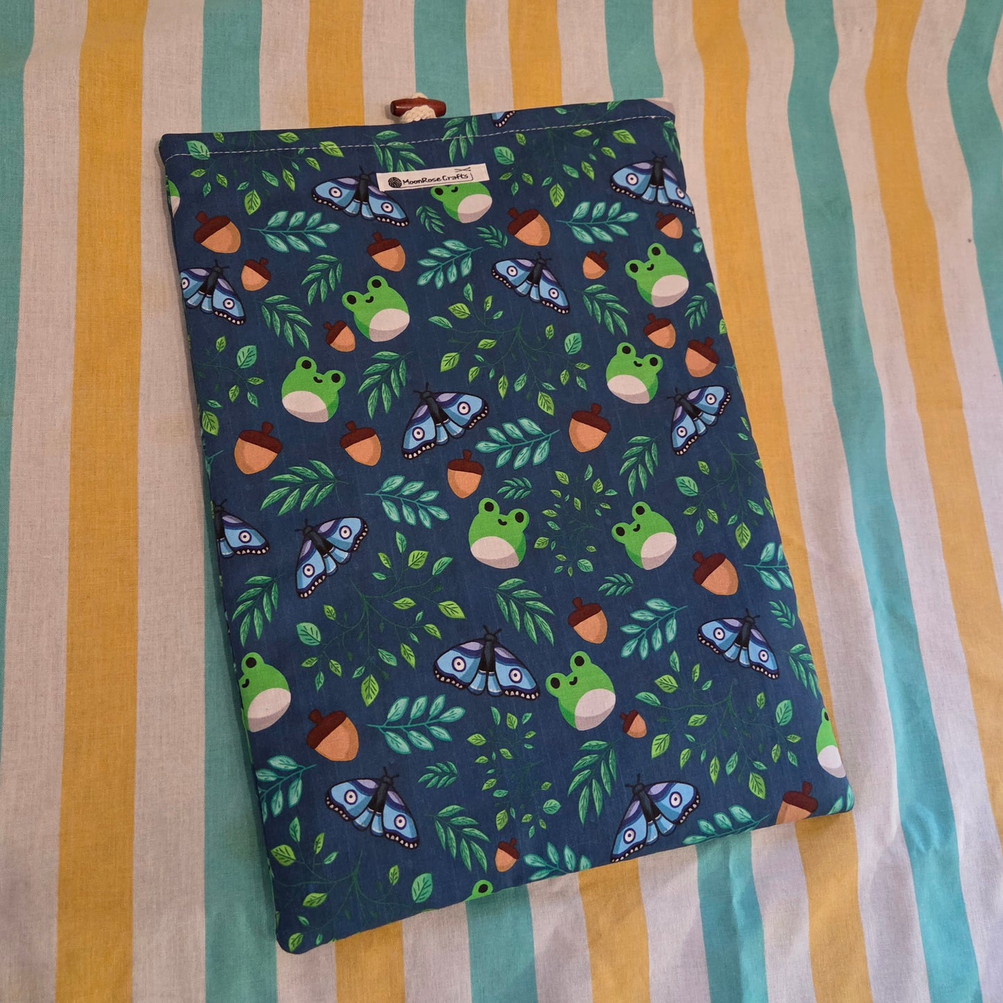 Laptop sleeve frog forest